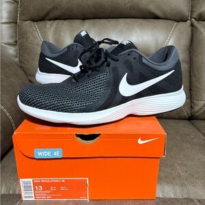 Nike Revolution 4 Men's Black and White Sneakers